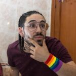 Governador da Califórnia enfrenta críticas por comentários que reforçam preconceitos e prejudicam a luta queer