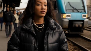 A estrela pop apareceu discretamente com seu marido e agitou a cidade das Vosges