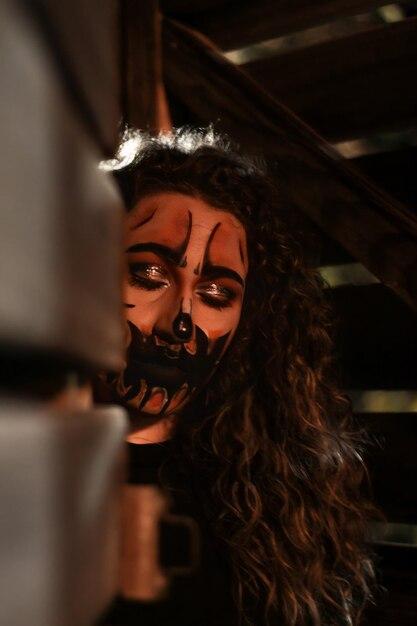 Estrela transgênero celebra representatividade e legado queer em papel icônico no teatro de Nova York