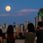 Fenômeno desta terça, 1º de abril, movimenta buscas no Brasil, mas o nome engana. Saiba o que a lua cheia de abril realmente significa.