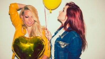 Parceria musical e amizade florescem entre as divas após se tornarem vizinhas em Miami