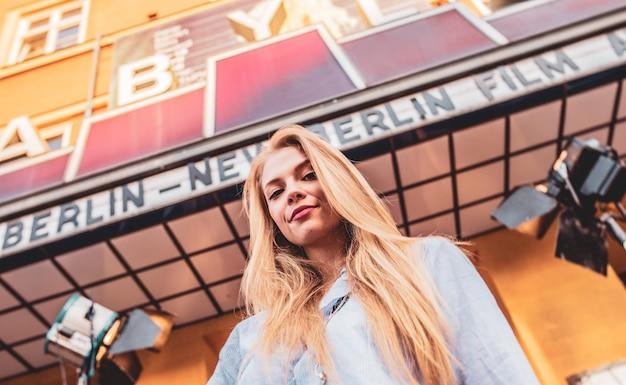 Cantora revela título e data de lançamento do single que promete emocionar e representar