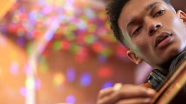 Cantora brasileira revela detalhes da performance no icônico programa americano