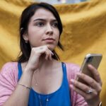 Cantora rebate fã com sinceridade e revela desafios para parceria com Shakira