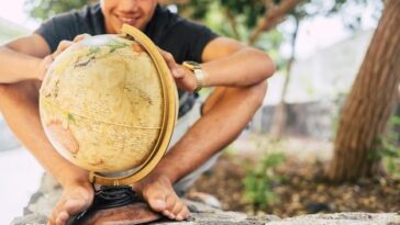 Cantora sueca revela desejo de unir forças com artistas brasileiras em projetos musicais icônicos