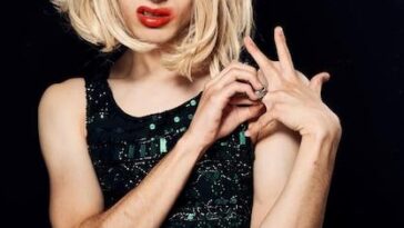 Dueto poderoso celebra moda e diversidade no aguardado retorno do clássico cult