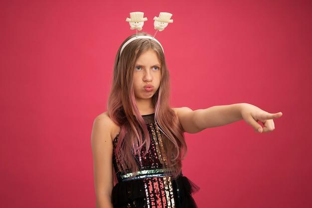 Atriz e cantora brilha como negociadora de reféns em comédia que promete diversão e emoção