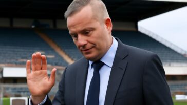 Ícone global encerra ciclo no clube inglês com agradecimento e portas abertas