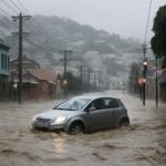 Tempestade histórica traz alagamentos, deslizamentos e paralisações, afetando a rotina da capital neozelandesa