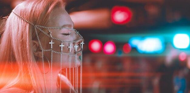 Ícone pop retorna com batidas dançantes e energia LGBTQIA+ em sua aguardada sequência do álbum de 2005