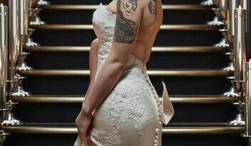 No tapete vermelho, a cantora exibe sua autenticidade e estilo icônico com look ousado e cheio de personalidade