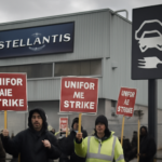 Montadora recua após pressão do governo e de sindicatos sobre fábrica em Ontário. Saiba por que o caso colocou a Stellantis em alta.