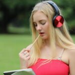 Bad Bunny e Drake completam o top 3 dos nomes mais streamados na plataforma mundial