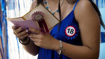 Cantora confirma participação em megashow Todo Mundo no Rio e celebra parceria com Shakira