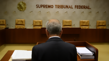 Julgamento sobre empregado público e aposentadoria compulsória foi interrompido no STF. Entenda o que ainda falta decidir.