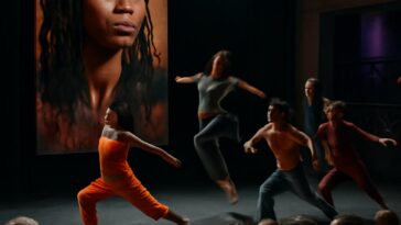 Temporada de teatro em Salford traz produções ousadas que conectam arte e realidade social