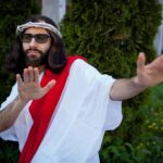 Comediante retoma rivalidade com rapper após críticas por discurso antissemita e declarações polêmicas