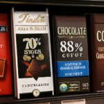 Regra sancionada por Lula define o que pode ser vendido como chocolate e exige destaque do percentual de cacau. Entenda.