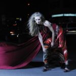 Performance única de 'MAYHEM Requiem' traz nova luz ao álbum premiado, celebrando a arte e diversidade