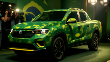 Nova picape da Volkswagen apareceu pela primeira vez em evento ligado à Copa de 2026 e já movimenta buscas no Brasil; entenda.