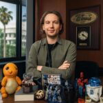 De fã de Ariana Grande a profissional de marketing musical, Kyle conecta comunidades e música em Hollywood