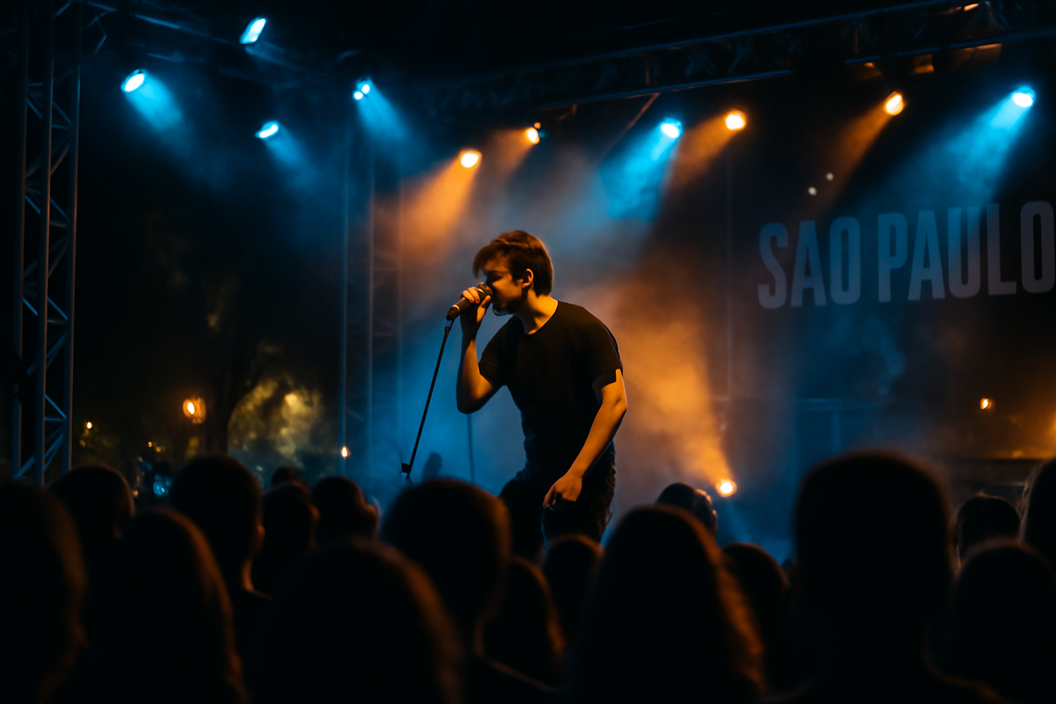 Vocalista do The National toca neste sábado em São Paulo com repertório entre faixas solo, clássicos da banda e um cover querido; entenda.